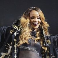 Rihanna insulte une internaute sur Instagram
