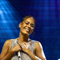 Amel Bent met les choses au clair sur Les Enfoirés