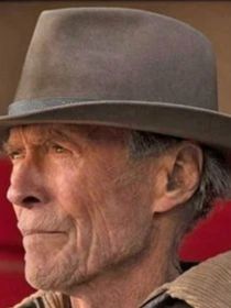 À 96 ans, Clint Eastwood s'en tient à une habitude quotidienne pour une longue vie : cette technique a également aidé d'autres célébrités