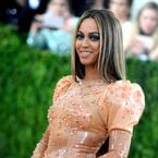 À 100 000 dollars le ticket d'entrée, le Met Gala a rapporté tellement d'argent qu'il pourrait bientôt disparaitre