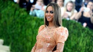 À 100 000 dollars le ticket d'entrée, le Met Gala a rapporté tellement d'argent qu'il pourrait bientôt disparaitre
