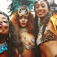 Rihanna déchaînée au carna­val de la Barbade