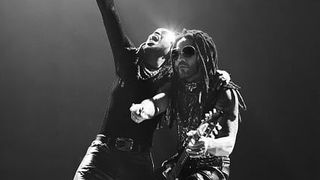 Lenny Kravitz revisite son tube "Fly" avec Quavo