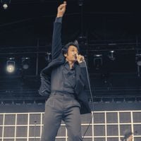 "On a réussi à toucher le cœur des gens" : à We Love Green, Feu! Chatterton s'impose comme le groupe rock français de sa génération