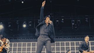 "On a réussi à toucher le cœur des gens" : à We Love Green, Feu! Chatterton s'impose comme le groupe rock français de sa génération