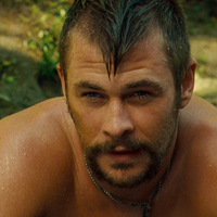 Jamais sorti au ciné en France, ce film qui a failli ruiner la carrière de Chris Hemsworth cartonne sur Netflix