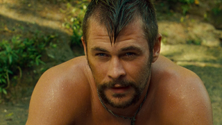 Jamais sorti au ciné en France, ce film qui a failli ruiner la carrière de Chris Hemsworth cartonne sur Netflix