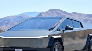 Il a laissé son Tesla Cybertruck branché et est parti en vacances : à son retour deux semaines plus tard, la voiture ne démarrait plus