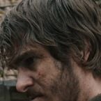À 15 jours de sa sortie, ce film avec Andrew Garfield change totalement de sujet et rejoint une célèbre franchise