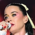 Comment Katy Perry signe le tube de l'été avec cette chanson sortie il y a 16 ans
