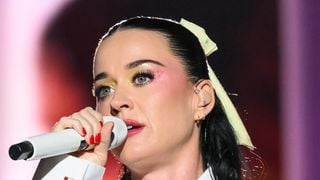 Comment Katy Perry signe le tube de l'été avec cette chanson sortie il y a 16 ans