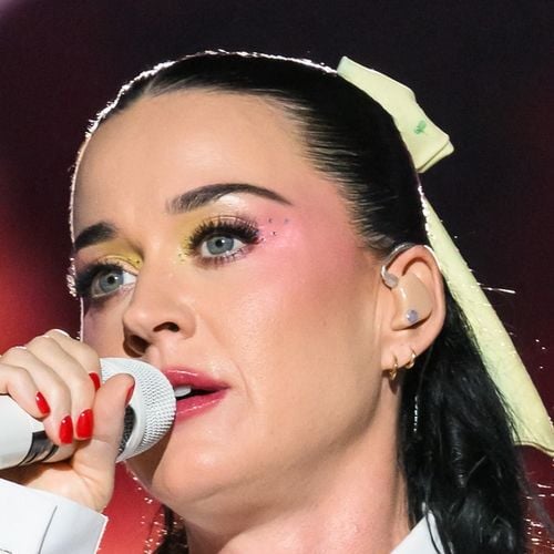 Comment Katy Perry signe le tube de l'été avec cette chanson sortie il y a 16 ans