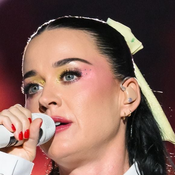 Comment Katy Perry signe le tube de l'été avec cette chanson sortie il y a 16 ans
