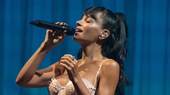Cette chanteuse galère à remplir sa tournée : ses concerts sont reportés dans de plus petites salles, "on aurait pu tout annuler"