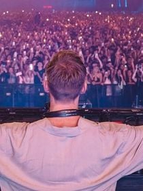 Ni David Guetta ni DJ Snake : ce DJ brise un record historique d'affluence avec son concert