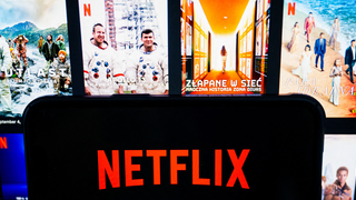 Un exploit inédit  : à lui seul, cet acteur français occupe TOUT le top 3 de Netflix !