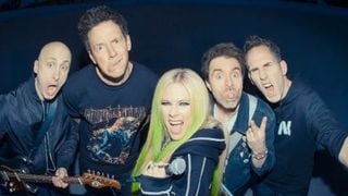 Avril Lavigne de retour avec ce groupe emblématique !