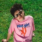 Lowey est un "sale gosse" : le chanteur de la Star Academy balance un deuxième single parfait pour l'été