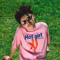 Lowey est un "sale gosse" : le chanteur de la Star Academy balance un deuxième single parfait pour l'été