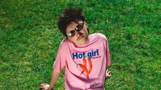 Lowey est un "sale gosse" : le chanteur de la Star Academy balance un deuxième single parfait pour l'été