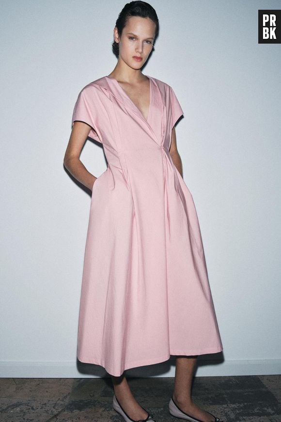 Robe midi Zara minimaliste et féminine dans le style d'Emilia Wickstead