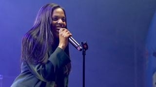 Mentissa se lance un pari en dehors de la musique