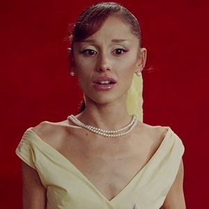 Ariana Grande dans son dernier clip "Petal"