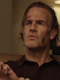 C'est le dernier rôle au cinéma de James Van Der Beek, et il est très loin de Dawson