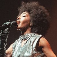 Star Academy : Ebony obligée d'abandonner un concert !