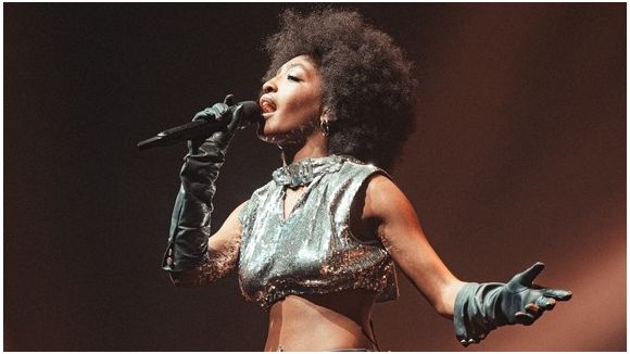 Star Academy : Ebony obligée d'abandonner un concert !