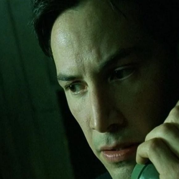 26 ans après la sortie de Matrix, certains ne comprennent toujours pas que la romance entre Neo et Trinity est l'un des principaux piliers du film de science-fiction