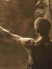 Vous êtes passés à côté : ce film d'action, d'aventure et de fantasy déjanté, est inspiré de l'œuvre de George R.R. Martin