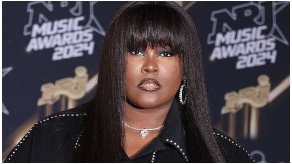 Yseult s'en prend aux artistes français