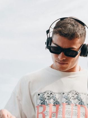 Voici le tube de l'été que vous entendrez partout, même si vous ne l'aimez pas