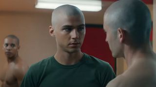 "Le pire acteur de la planète" : Miles Heizer de Boots (Netflix) n'avait pas envie de jouer au côté de cette star de la série