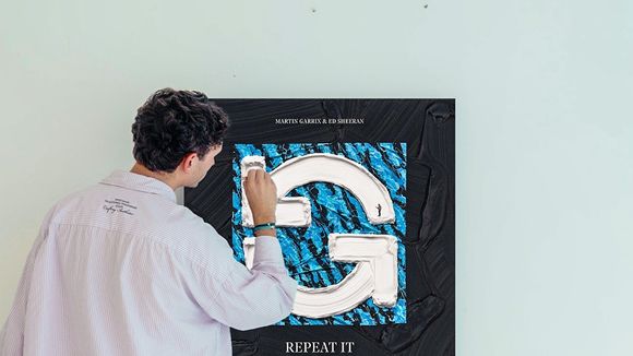 Martin Garrix et Ed Sheeran dévoilent Repeat It.