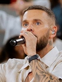 En plein concert, M. Pokora prouve que tout le monde fait la même chanson : la vidéo virale