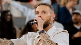 En plein concert, M. Pokora prouve que tout le monde fait la même chanson : la vidéo virale
