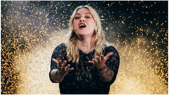 Louane éblouit à l'Eurovision !