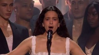 Rosalia en playback ? Elle répond aux rumeurs en concert
