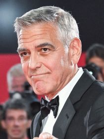 "Proposez-moi autre chose" : George Clooney a d'abord refusé de participer au film Dix pour cent