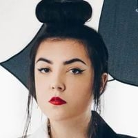 Hoshi : son nouveau single avec Calogero !