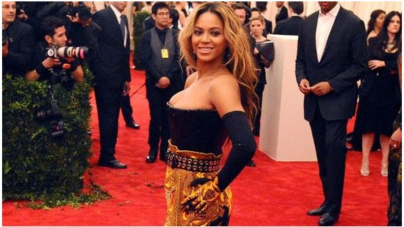 Beyoncé, reine devant Rihanna et... Jay-Z !