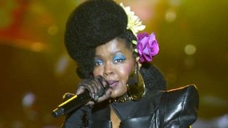 Lauryn Hill donne un concert... devant une salle vide