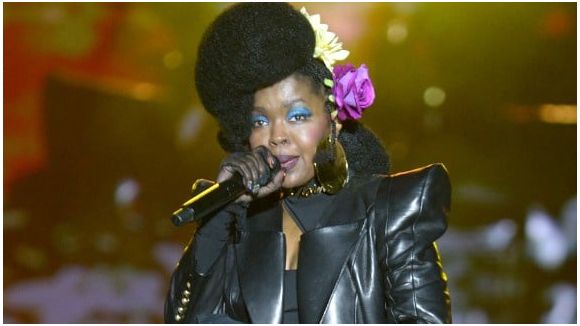 Lauryn Hill donne un concert... devant une salle vide
