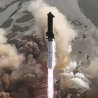 Digne d'un film de science-fiction : Starship est arrivée dans l'espace, puis a perdu le contrôle. SpaceX peine à sortir de l'impasse