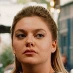 Louane de retour avec "Chiens" : le clip