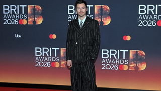 De Bad Bunny à Harry Styles, les stars adoptent les ballerines sur le tapis rouge, une tendance qui peut se généraliser dans la vie de tous les jours ?