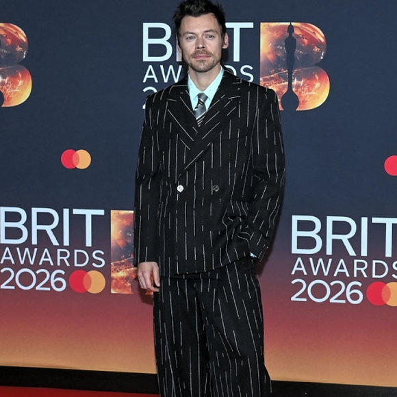 De Bad Bunny à Harry Styles, les stars adoptent les ballerines sur le tapis rouge, une tendance qui peut se généraliser dans la vie de tous les jours ?