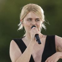 Zaho de Sagazan de retour en studio !